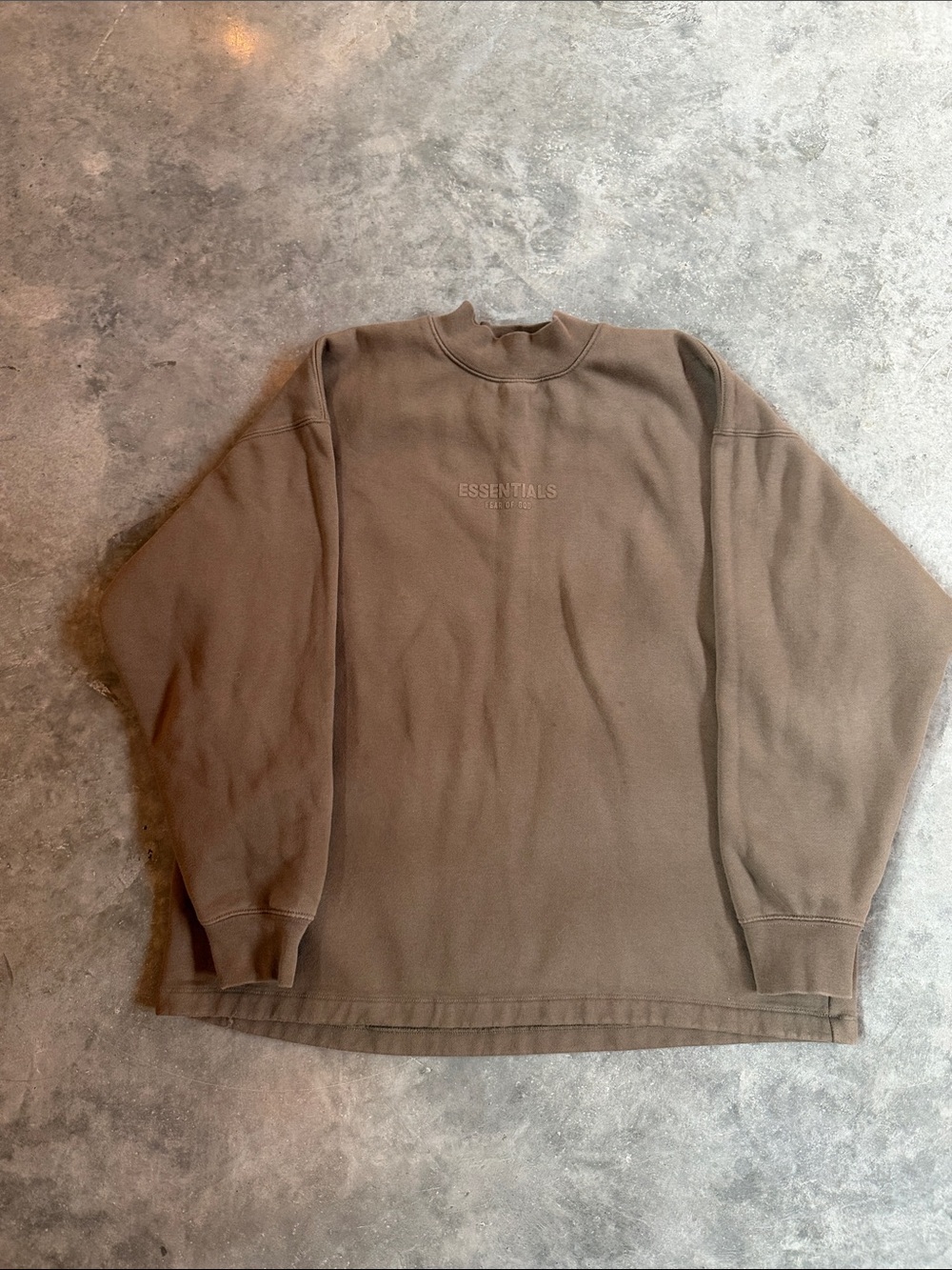 Fear of God ESSENTIALS women’s Brown Crewneck Sweatshirt - size xs; oversized